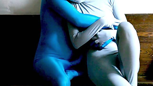 Zentai duo (Mr Blue has a hard-on)