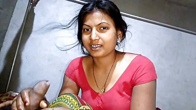 Gau wali bhabhi ko din me akela me muh me land ghusa diya aur bhabhi ke muh me pani nikala