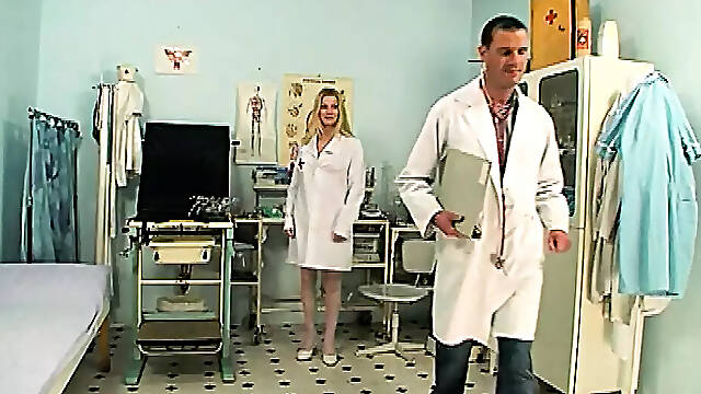 Nelle Grandi Mani del Ginecologo - Episode 3