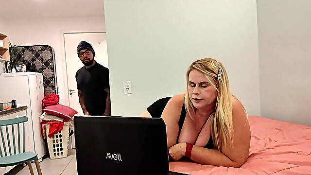 Entiado Bobo E Virgem No Deixa a Madrasta Se Masturba Sucegada