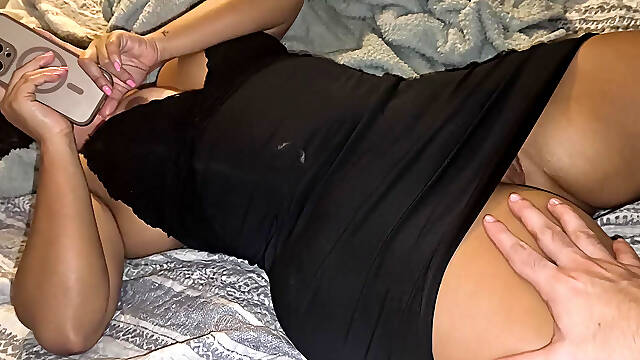 Stepmom chats with her ex while she gets penetrated