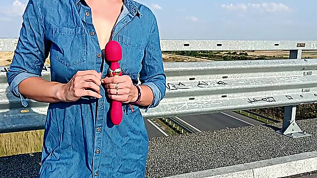 Completely naked on the highway masturbating with a vibrator