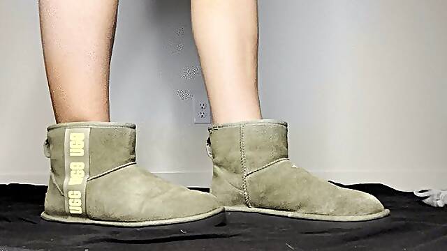 Ugg Boot Kenny Trampling & Stomping: Feet, FaceSitting, Femdom