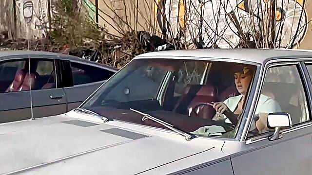 Fetiche Por Botas, Teimosa, Cabeçudo