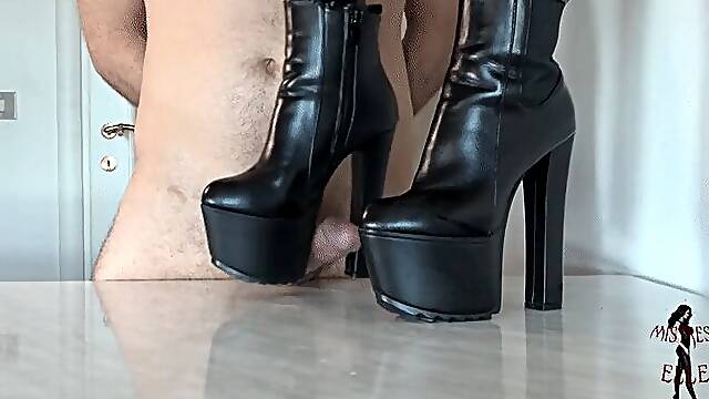 Wedge boots you like front view