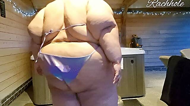 Ssbbw Hot Tub Struggles
