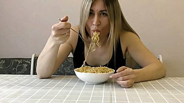 I was so hungry, I ate a double portion MP4 HD 720p