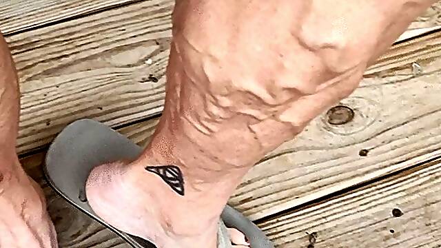 Tempest with red toes