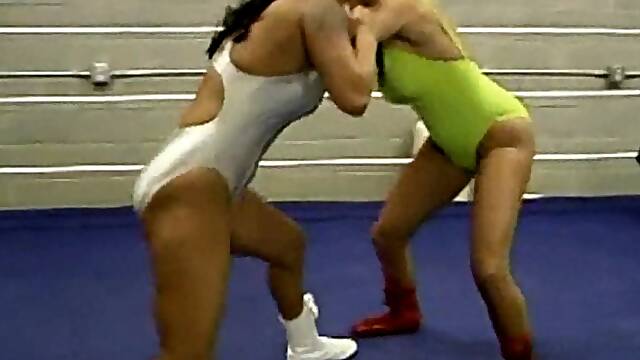 Shelly Martinez Comes To Chicago And Gets Her Ass Kicked