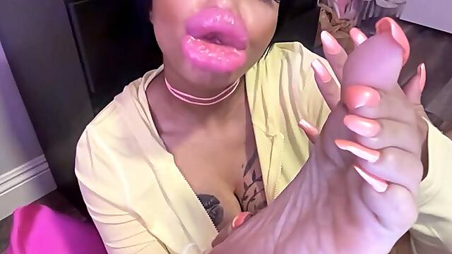 RubyDollLipzs Its Time To Glow Toenails