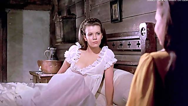 Twins celebrity in retro movie