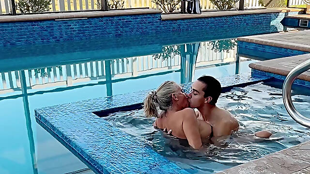 Nina Shows Her Cub Some Poolside Moves