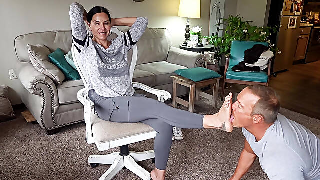 Lick and Sniff My Nasty Flats (and Lick My Feet!!)