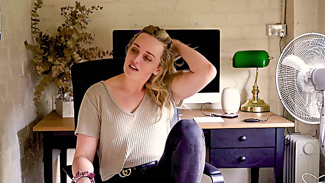 Interview: Fucking in Pools Featuring Charlie Forde