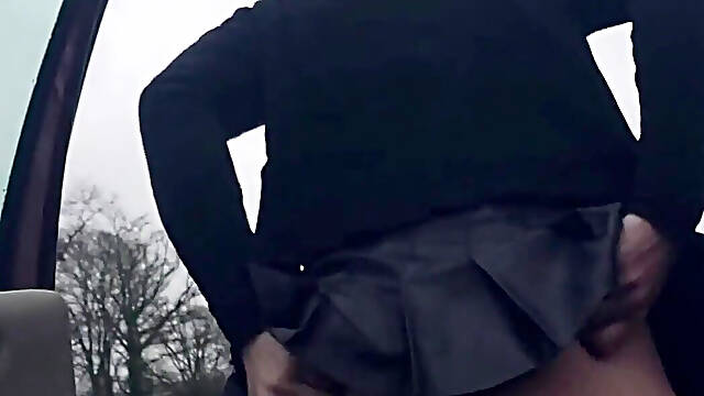 Showing Pussy to Taxi Driver