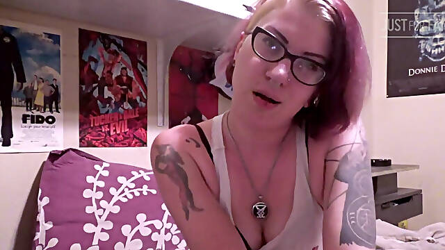 Relaxing Slutty Smoke