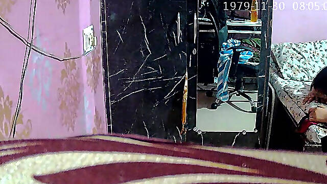 Wife Oil Massage at Night Then 69 Posse