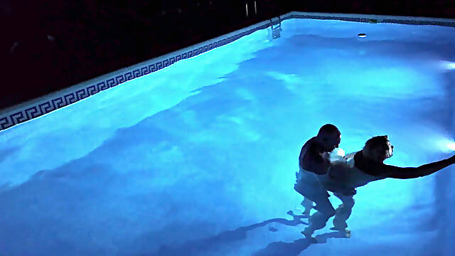 Night Time Fucking and Creampie in the Pool
