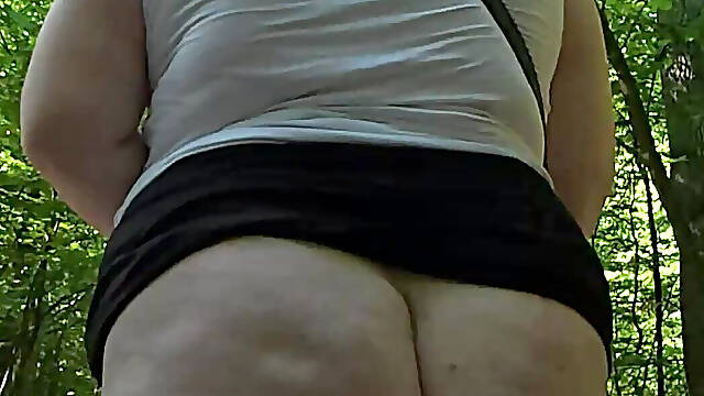 I'm Walking with My Bare Ass in the Woods
