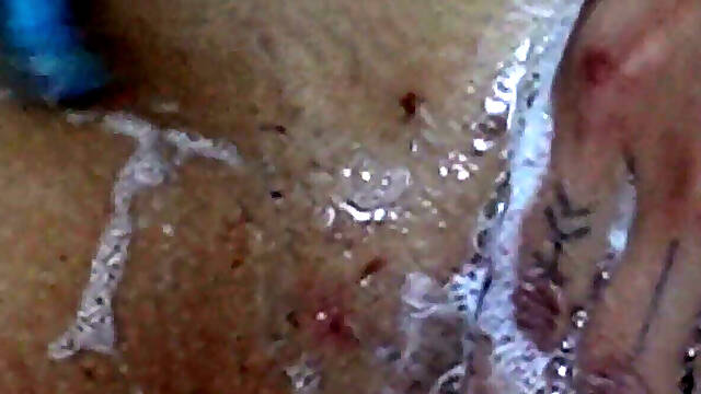 Watch Me Shaving Cunt in the Shower